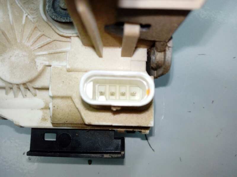 Recambio de cerradura puerta trasera izquierda para mercedes-benz clase c (w204) berlina c 220 cdi (204.008) referencia OEM IAM 