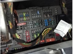 CAJA RELES / FUSIBLES 