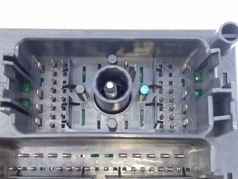 Recambio de caja reles / fusibles para opel insignia berlina cosmo referencia OEM IAM 1334347901  E3-A5-39-1