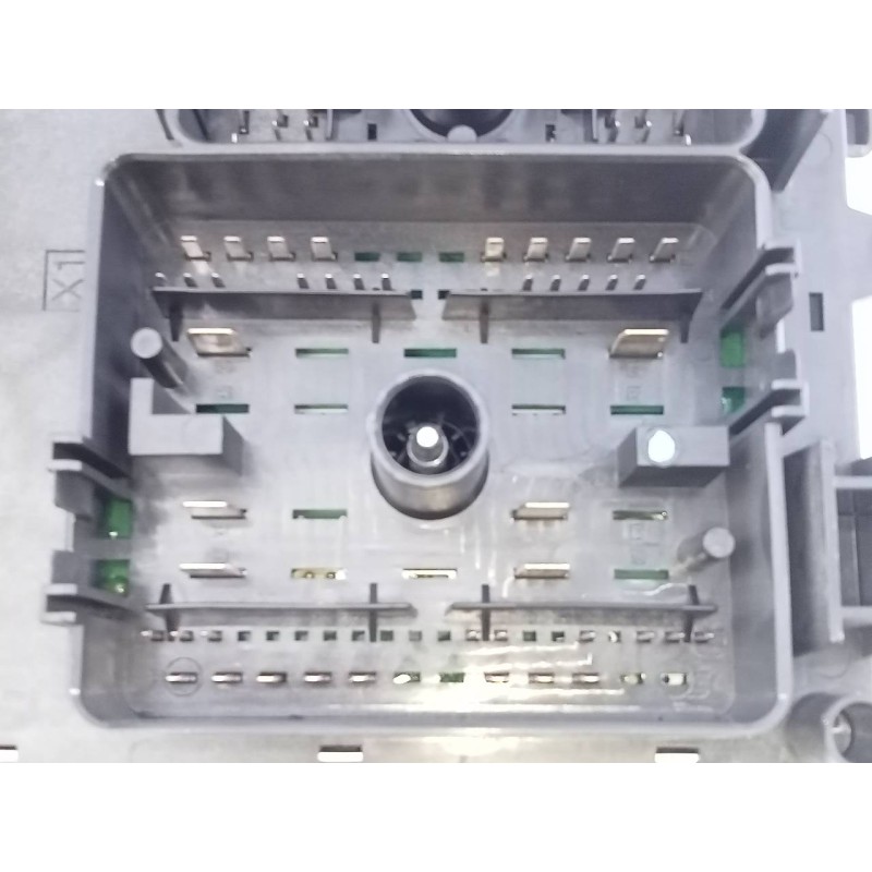 Recambio de caja reles / fusibles para opel insignia berlina cosmo referencia OEM IAM 1334347901  E3-A5-39-1