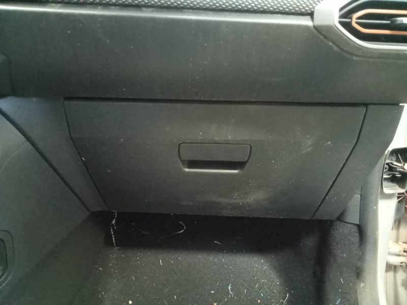 Recambio de guantera para dacia sandero iii referencia OEM IAM   
