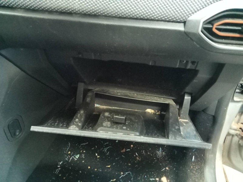 Recambio de guantera para dacia sandero iii referencia OEM IAM   
