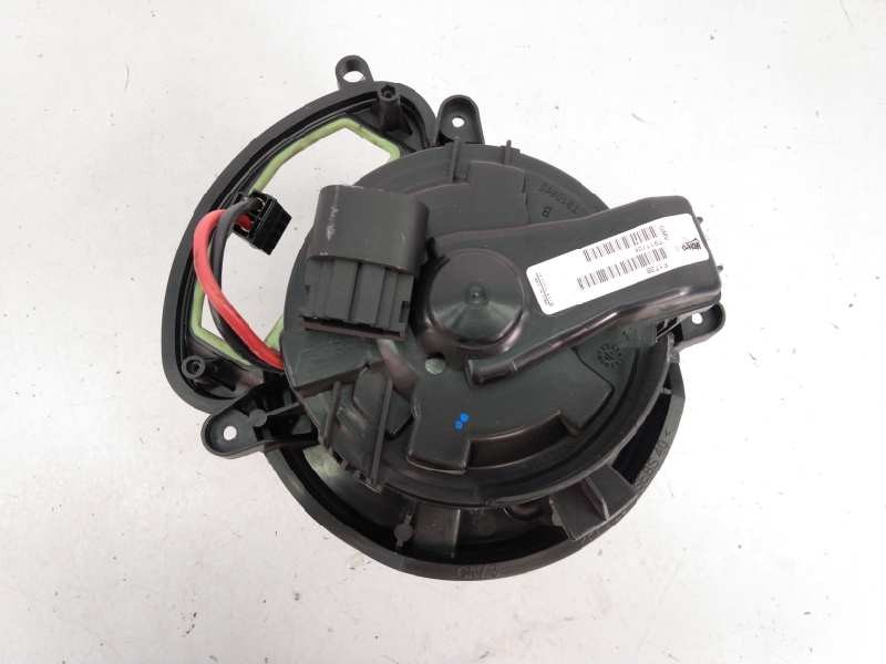 Recambio de ventilador calefaccion para renault kadjar business 4x4 referencia OEM IAM F1738 T911738 E1-A1-19-1