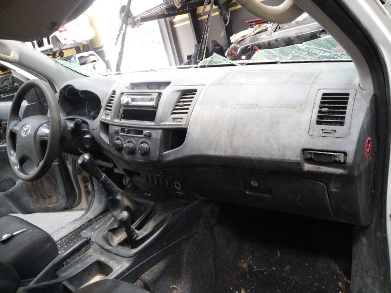 Recambio de salpicadero para toyota hilux (kun) double cab 4x4 referencia OEM IAM   