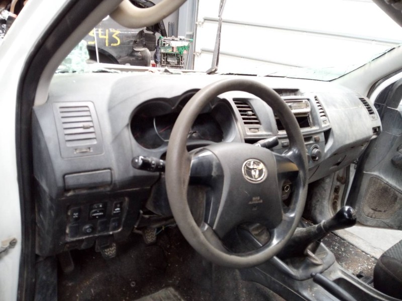 Recambio de salpicadero para toyota hilux (kun) double cab 4x4 referencia OEM IAM   