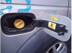 Recambio de tapa exterior combustible para land rover discovery v6 td hse referencia OEM IAM    2