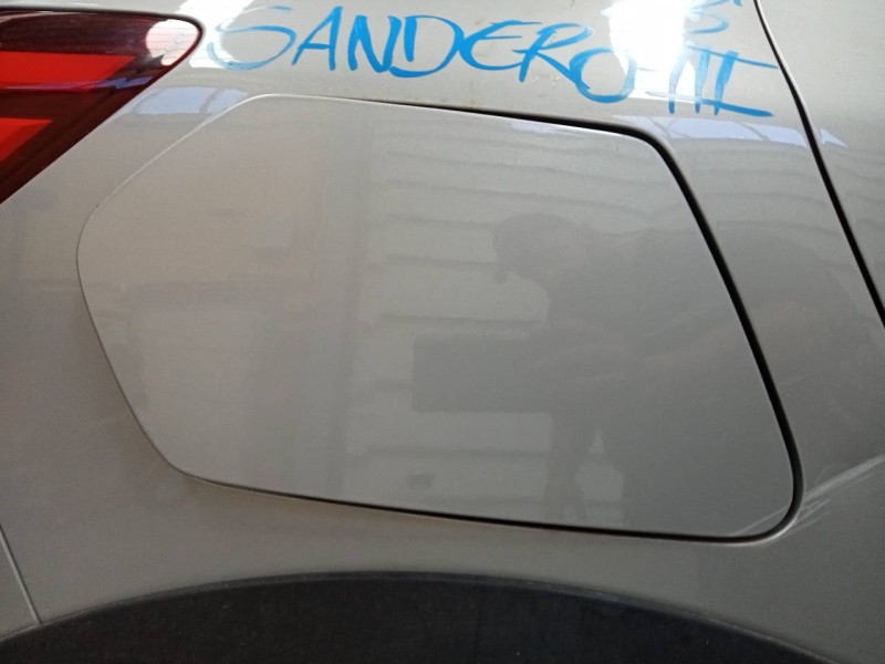 Recambio de tapa exterior combustible para dacia sandero iii referencia OEM IAM   