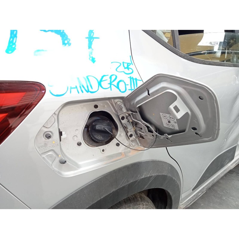 Recambio de tapa exterior combustible para dacia sandero iii referencia OEM IAM   