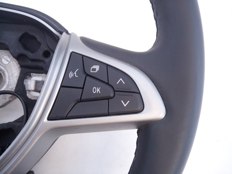 Recambio de volante para dacia sandero iii referencia OEM IAM 484007828R A023E978A E1-A1-42-2