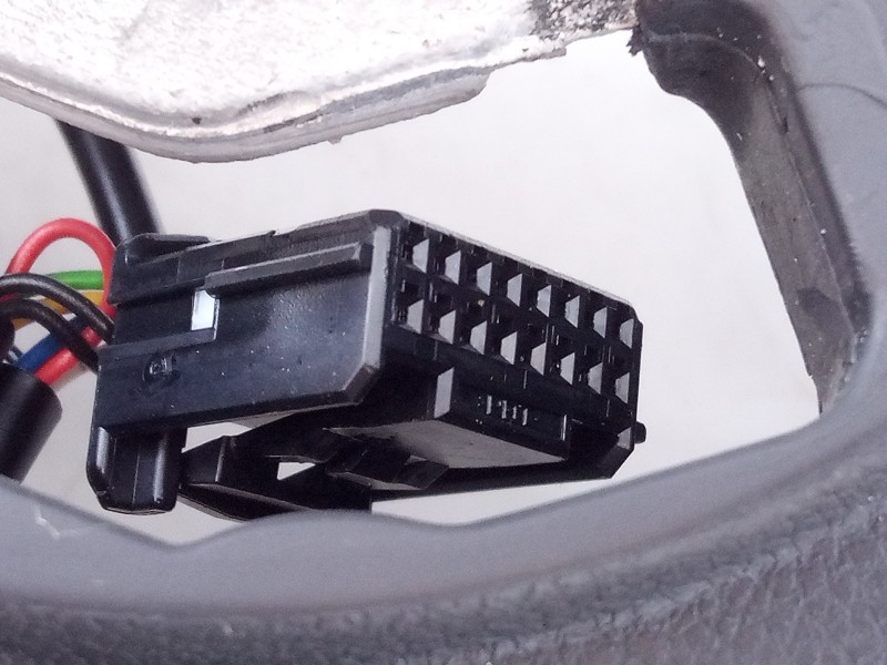 Recambio de volante para dacia sandero iii referencia OEM IAM 484007828R A023E978A E1-A1-42-2