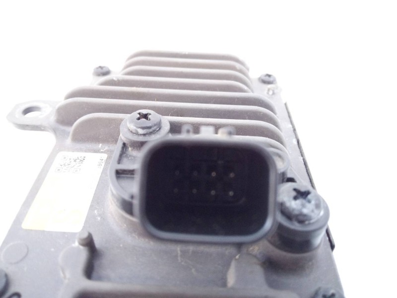 Recambio de modulo electronico para toyota rav4 hybrid 4x2 luxury referencia OEM IAM 2301008016 8821033120 E3-B2-18-1