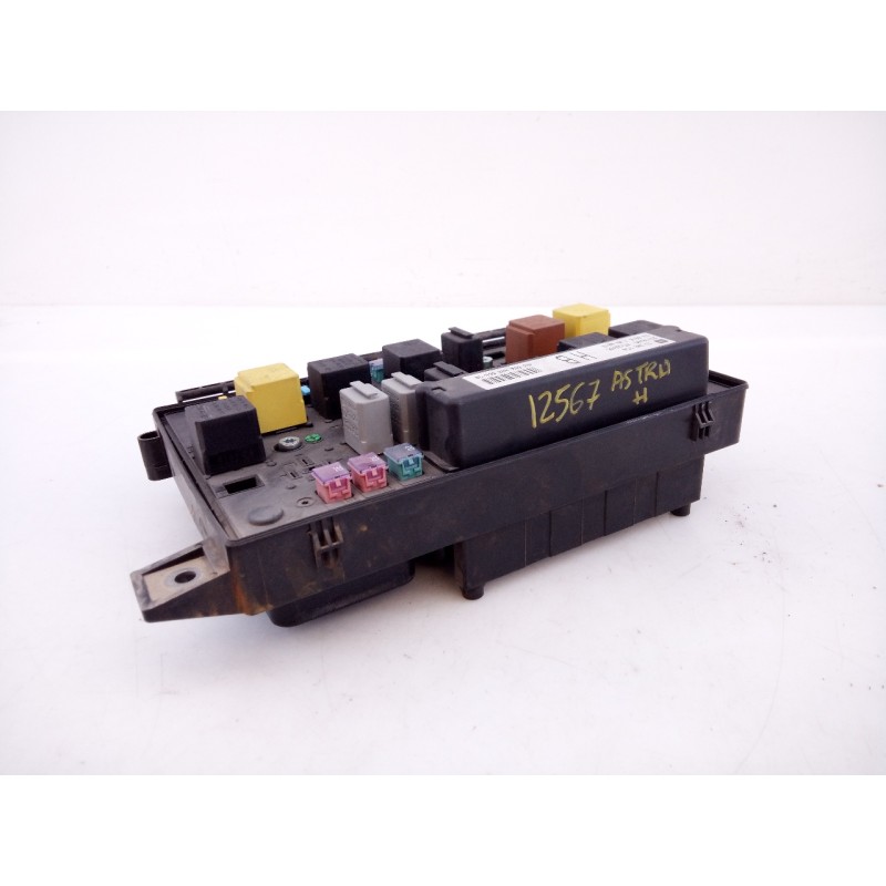 Recambio de caja reles / fusibles para opel astra h berlina 1.7 16v cdti referencia OEM IAM 5DK00866838 13206754 E3-A5-24-4