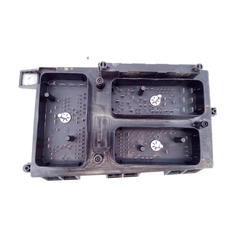 Recambio de caja reles / fusibles para opel astra h berlina 1.7 16v cdti referencia OEM IAM 5DK00866838 13206754 E3-A5-24-4