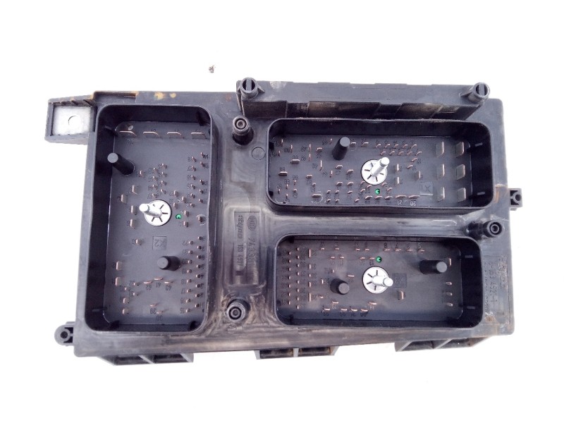 Recambio de caja reles / fusibles para opel astra h berlina 1.7 16v cdti referencia OEM IAM 5DK00866838 13206754 E3-A5-24-4