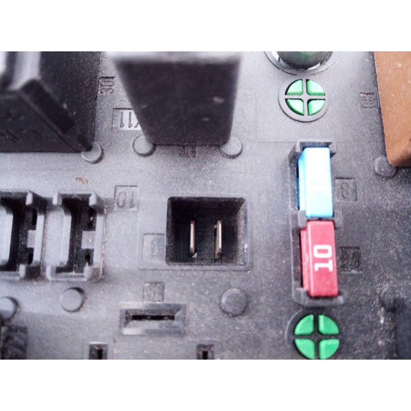 Recambio de caja reles / fusibles para opel astra h ber. cosmo referencia OEM IAM 13206754 5DK00866838 E3-A5-25-3