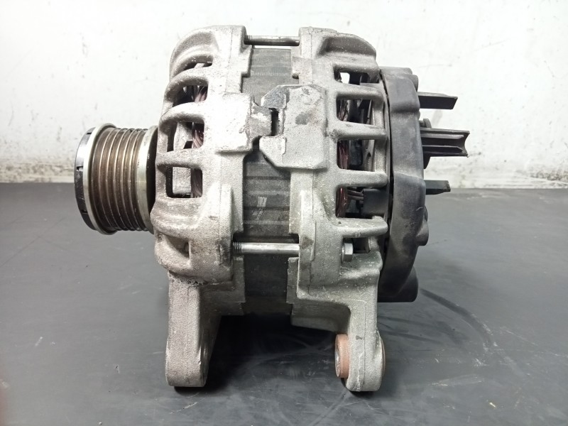 Recambio de alternador para dacia logan mcv ii laureate referencia OEM IAM 231005933R  P3-A4-29-3