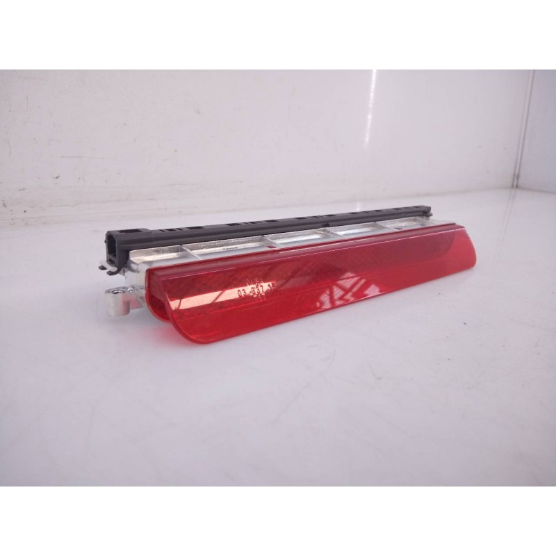 Recambio de luz central de freno para ford ka (ccu) titanium referencia OEM IAM 03308060  E2-B3-54-1