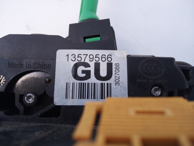 Recambio de cerradura puerta trasera derecha para chevrolet cruze station wagon lt+ referencia OEM IAM 13579566  E2-B6-50-2