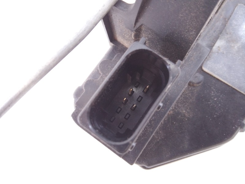 Recambio de cerradura puerta trasera derecha para chevrolet cruze station wagon lt+ referencia OEM IAM 13579566  E2-B6-50-2