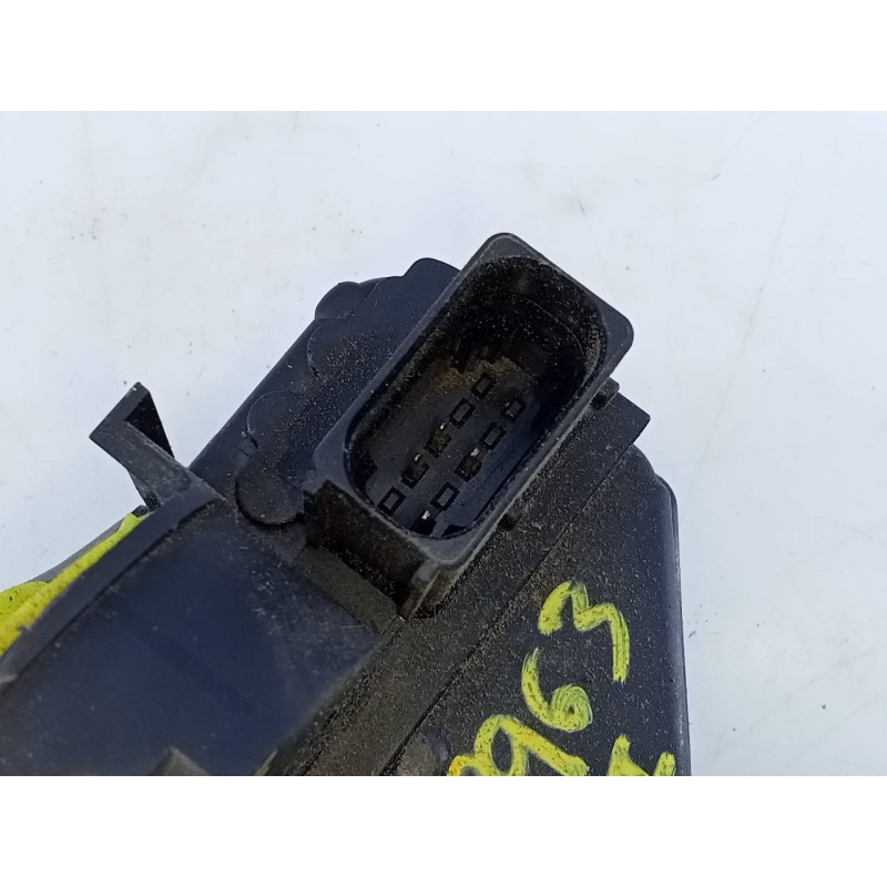 Recambio de cerradura puerta trasera izquierda para chevrolet cruze station wagon lt+ referencia OEM IAM 13579557  E2-B6-65-2