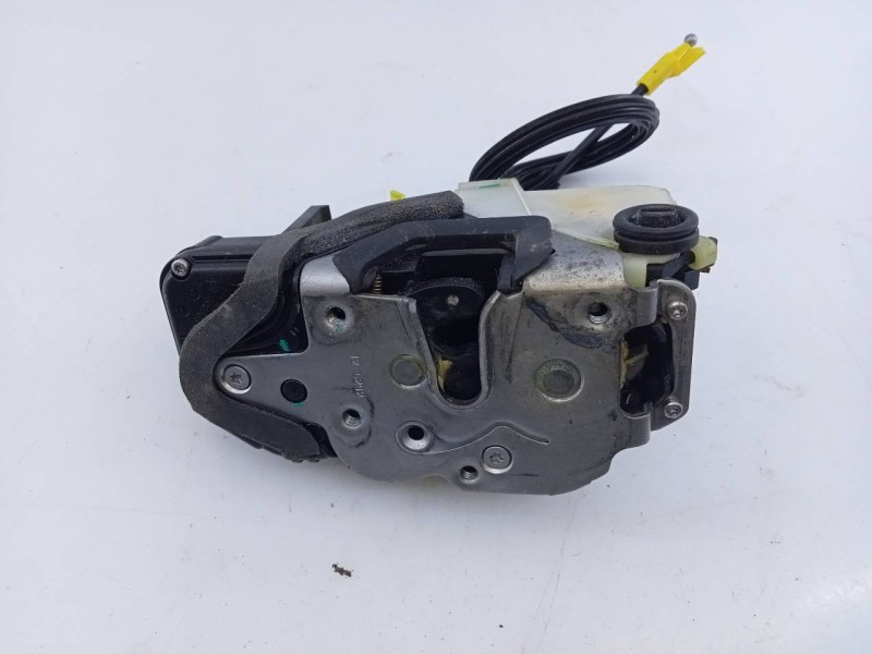 Recambio de cerradura puerta trasera izquierda para chevrolet cruze station wagon lt+ referencia OEM IAM 13579557  E2-B6-65-2
