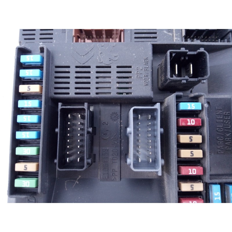 Recambio de caja reles / fusibles para citroën c-elysée shine referencia OEM IAM 9819849680  E3-B2-45-2