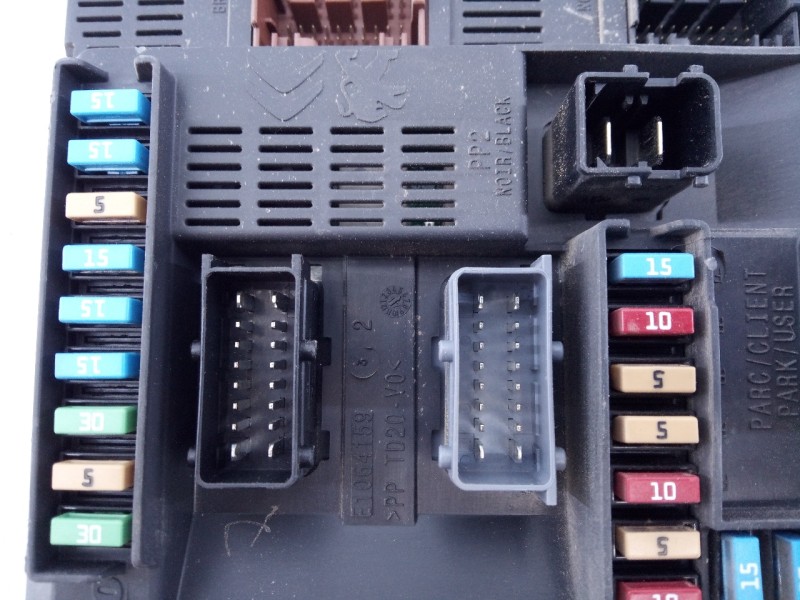 Recambio de caja reles / fusibles para citroën c-elysée shine referencia OEM IAM 9819849680  E3-B2-45-2