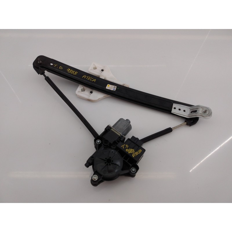 Recambio de elevalunas trasero derecho para seat ateca (kh7) style referencia OEM IAM 575839462A 0130822724 E1-B3-31-1