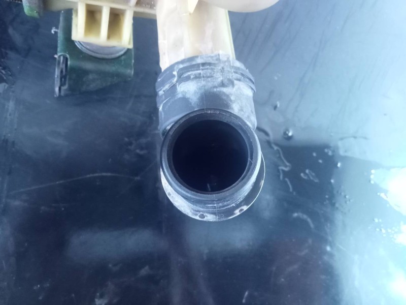 Recambio de radiador agua para ford ka (ccu) titanium referencia OEM IAM 9014501 879560000 P2-A6-18