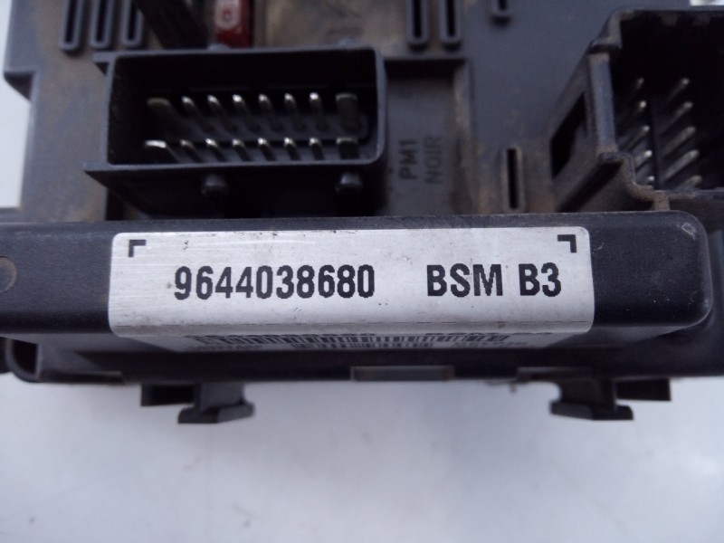 Recambio de caja reles / fusibles para citroën xsara berlina referencia OEM IAM 9644038680  E3-B2-45-1