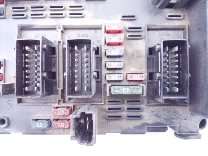 Recambio de caja reles / fusibles para citroën xsara berlina referencia OEM IAM 9644038680  E3-B2-45-1