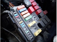 CAJA RELES / FUSIBLES 