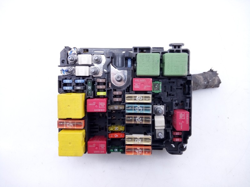 Recambio de caja reles / fusibles para peugeot 208 active referencia OEM IAM 452915002  E3-B2-44-3