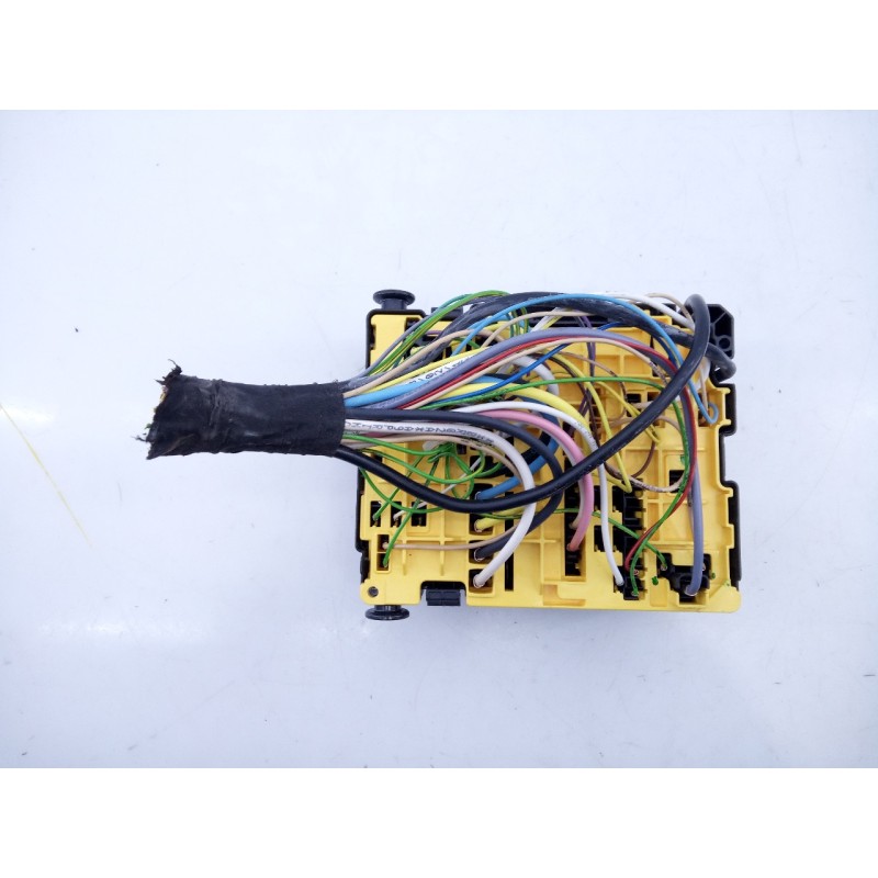 Recambio de caja reles / fusibles para peugeot 208 active referencia OEM IAM 452915002  E3-B2-44-3