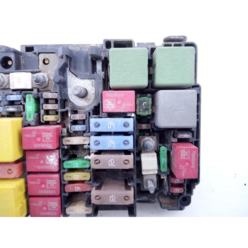 Recambio de caja reles / fusibles para citroën c-elysée feel referencia OEM IAM 9804846880  E3-B2-46-3