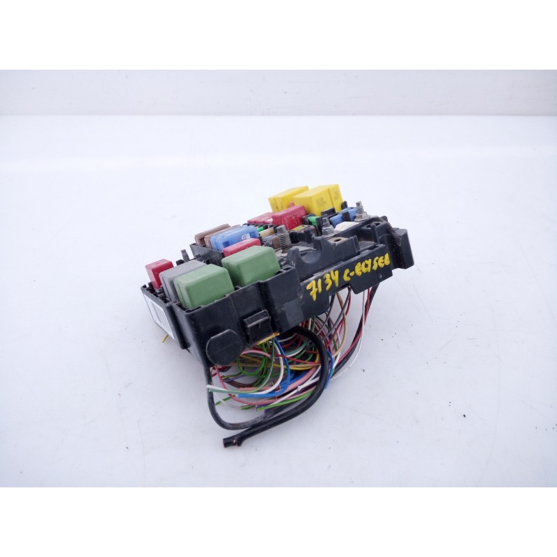 Recambio de caja reles / fusibles para citroën c-elysée feel referencia OEM IAM 9804846880  E3-B2-46-3