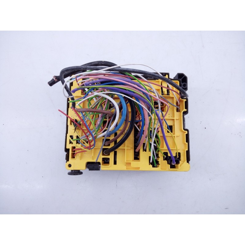 Recambio de caja reles / fusibles para citroën c-elysée feel referencia OEM IAM 9804846880  E3-B2-46-3