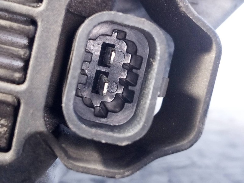 Recambio de alternador para opel insignia berlina cosmo referencia OEM IAM 13502583  P3-B5-22-2