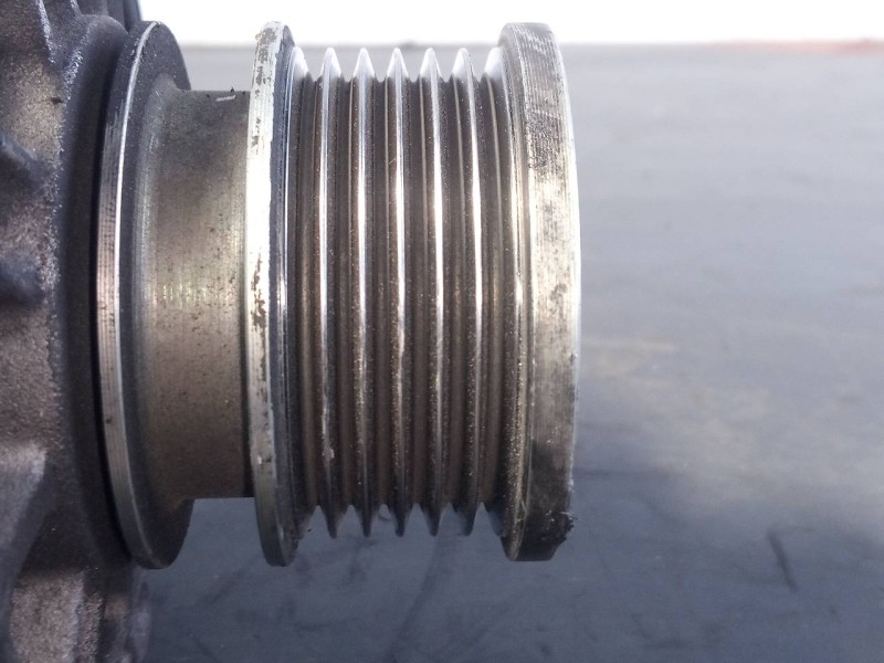 Recambio de alternador para opel insignia berlina cosmo referencia OEM IAM 13502583  P3-B5-22-2