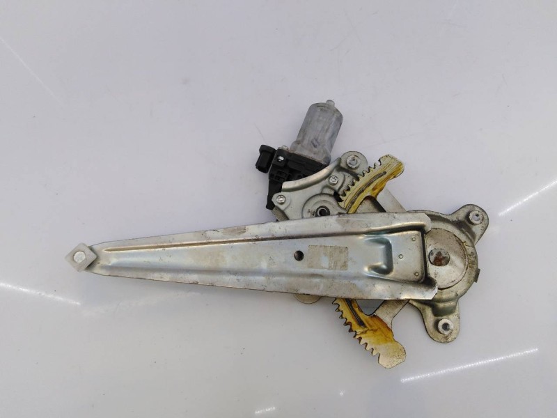 Recambio de elevalunas trasero derecho para toyota hilux (kun) double cab 4x4 referencia OEM IAM 857200K020 AE2621003010 E2-B4-1