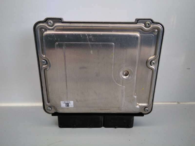 Recambio de centralita motor uce para opel insignia berlina sport referencia OEM IAM 55576906 0281017105 E3-A5-22-3