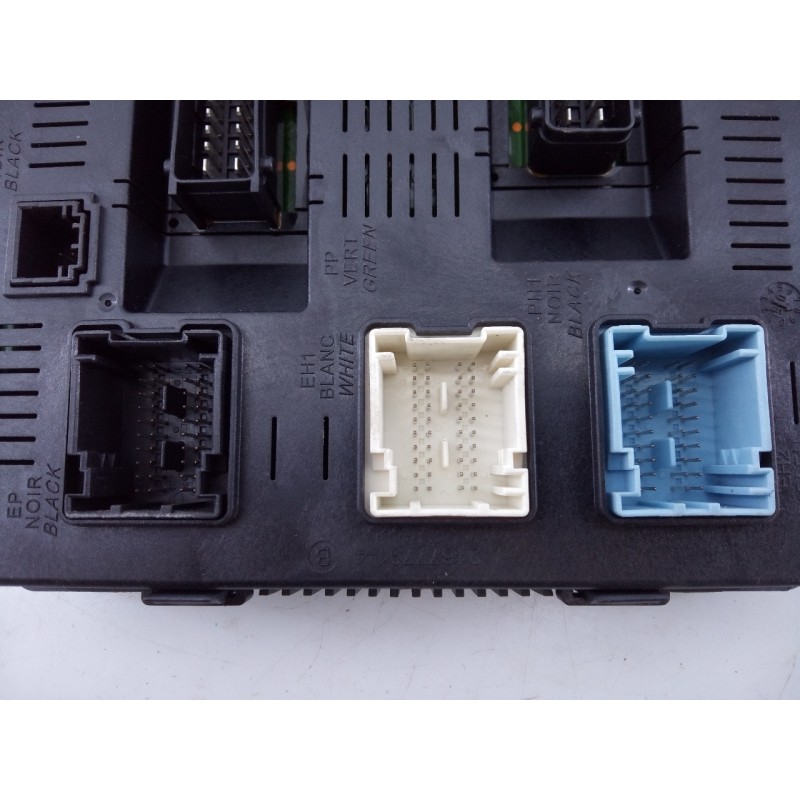 Recambio de caja reles / fusibles para citroën c4 berlina collection referencia OEM IAM 9660105980  E3-B2-34-3