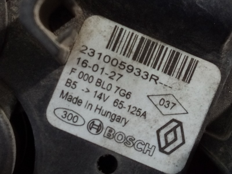 Recambio de alternador para dacia sandero stepway referencia OEM IAM 231005933R  P3-B6-4-2