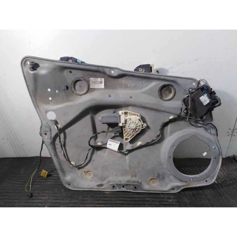 Recambio de elevalunas delantero izquierdo para mercedes-benz clase b (w245) referencia OEM IAM A1697202979  P2-B3-13