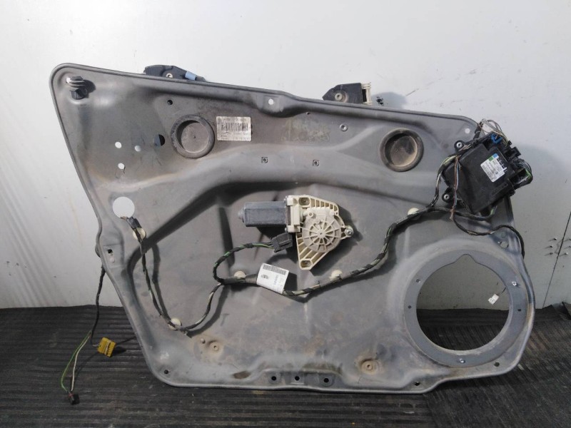 Recambio de elevalunas delantero izquierdo para mercedes-benz clase b (w245) referencia OEM IAM A1697202979  P2-B3-13