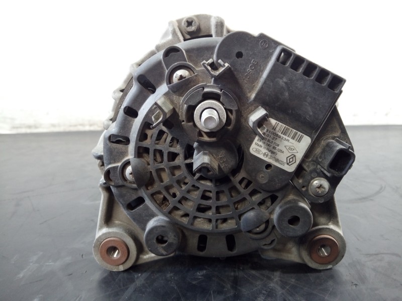 Recambio de alternador para dacia sandero stepway referencia OEM IAM 231005933R  P3-B6-4-2