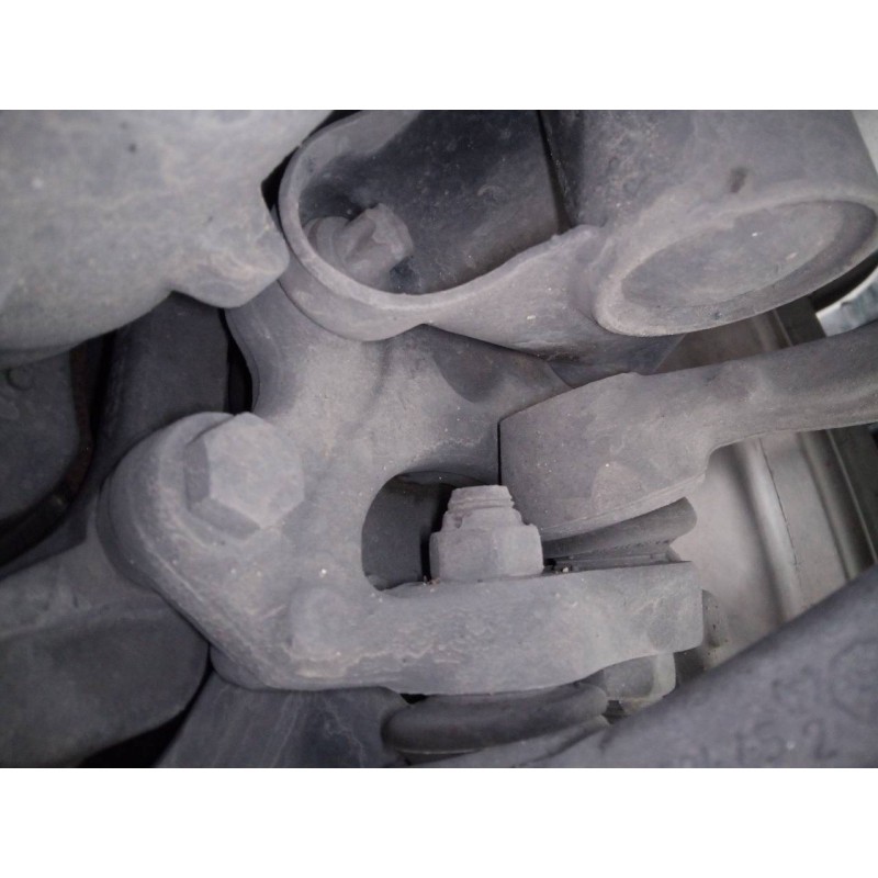 Recambio de mangueta delantera izquierda para mercedes-benz clase c (w204) berlina c 200 cdi (204.007) referencia OEM IAM   