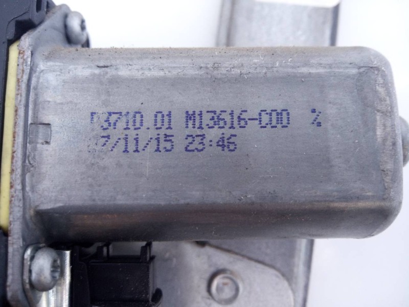 Recambio de elevalunas delantero derecho para dacia sandero stepway referencia OEM IAM P371001 M13616C00 E1-A1-24-1