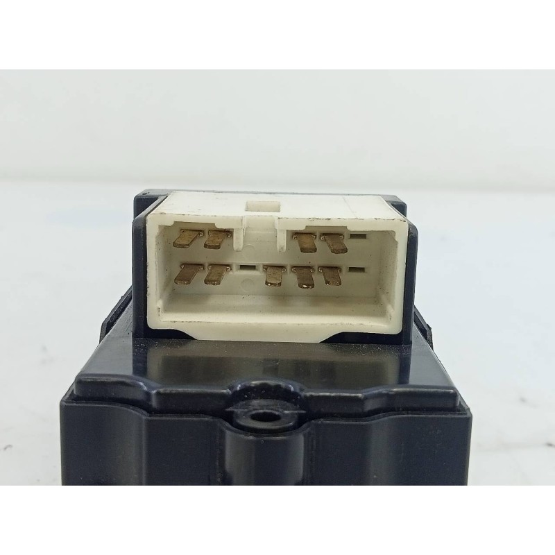 Recambio de mando elevalunas delantero izquierdo para toyota land cruiser (j10) referencia OEM IAM   E3-B2-18-4