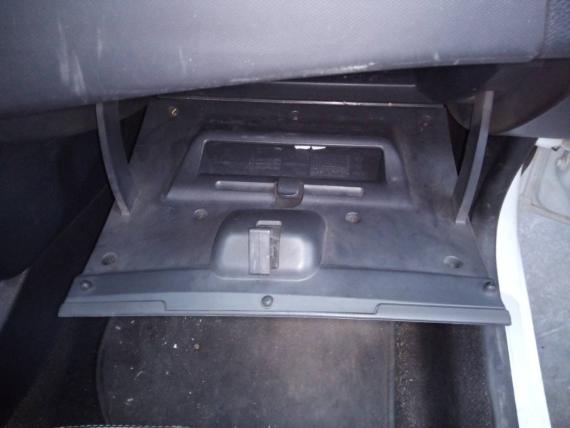 Recambio de guantera para dacia sandero stepway referencia OEM IAM   